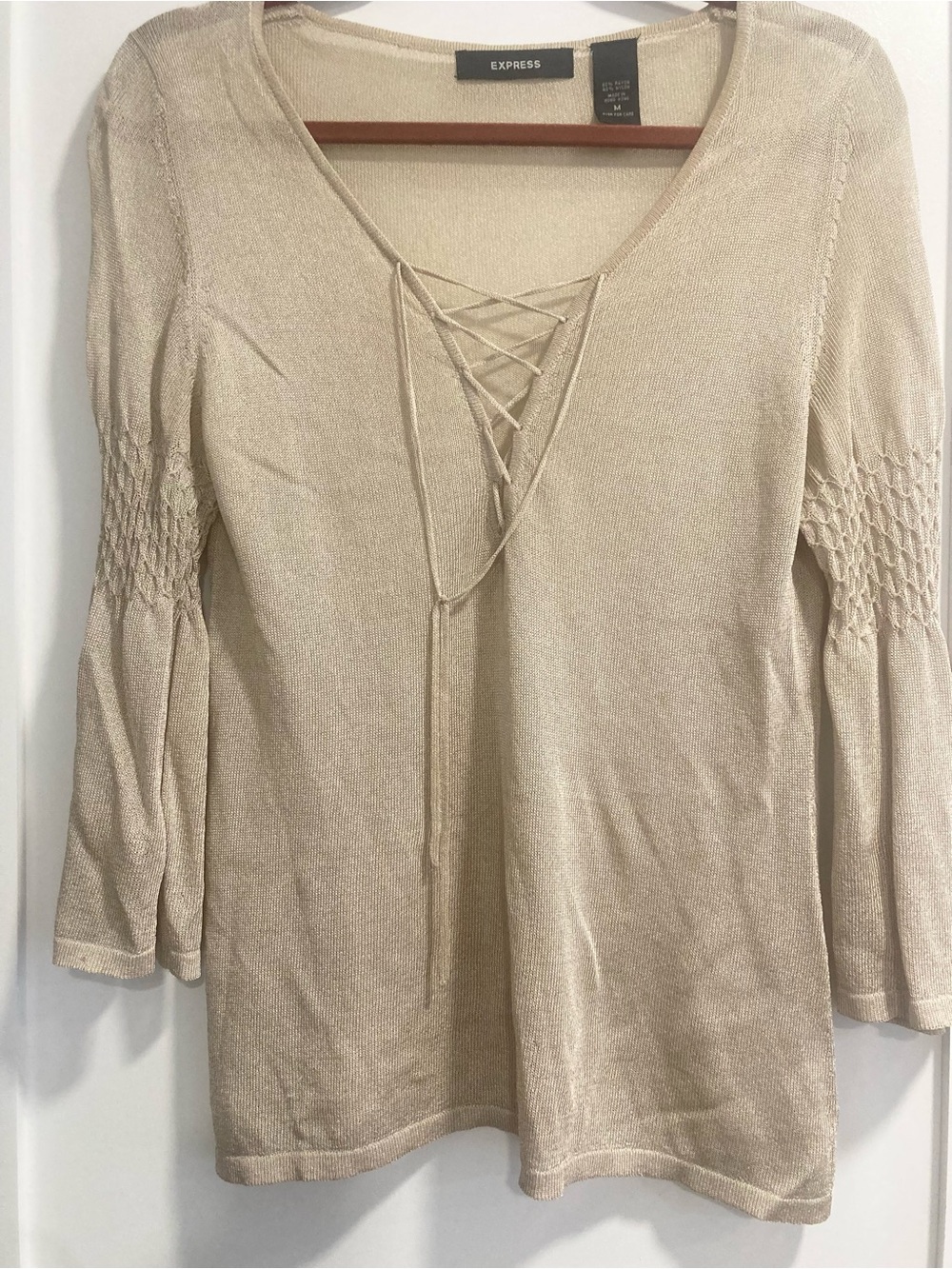 Women’s Vintage Express Beige Lace-Up V-Neck Knit Top with Smocked Sleeves
